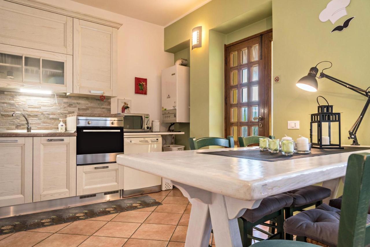 Tinas Yellow Home Leggiuno Buitenkant foto