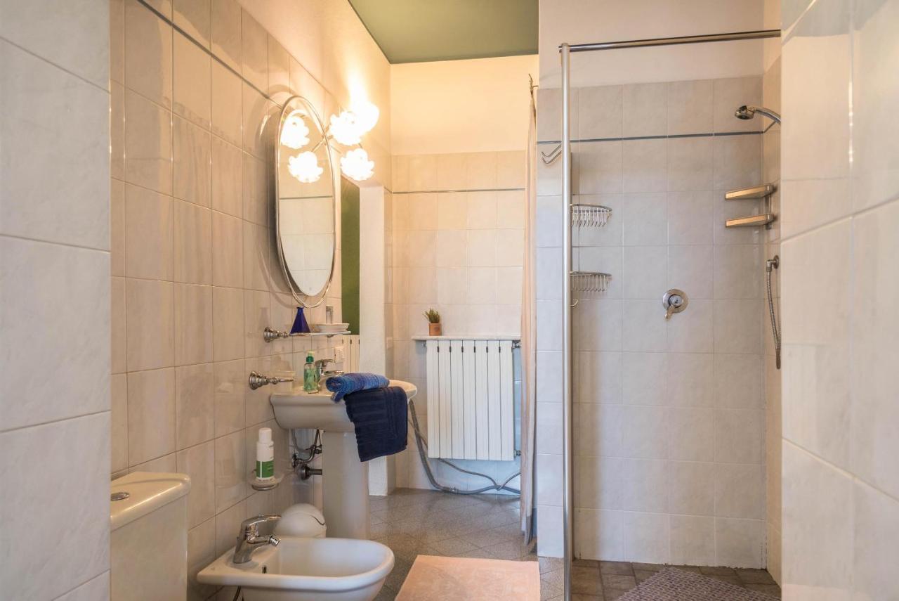 Tinas Yellow Home Leggiuno Buitenkant foto