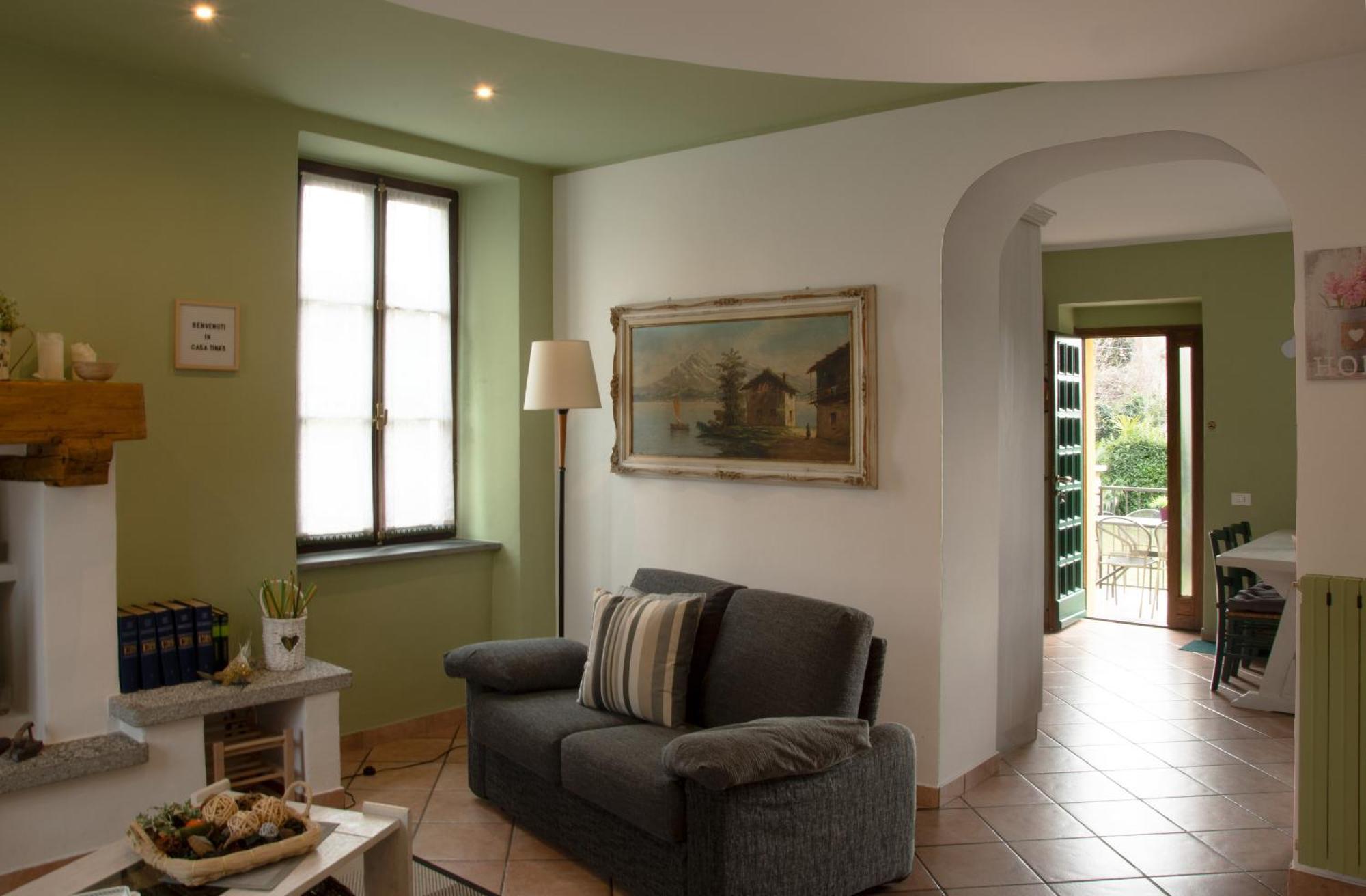 Tinas Yellow Home Leggiuno Buitenkant foto