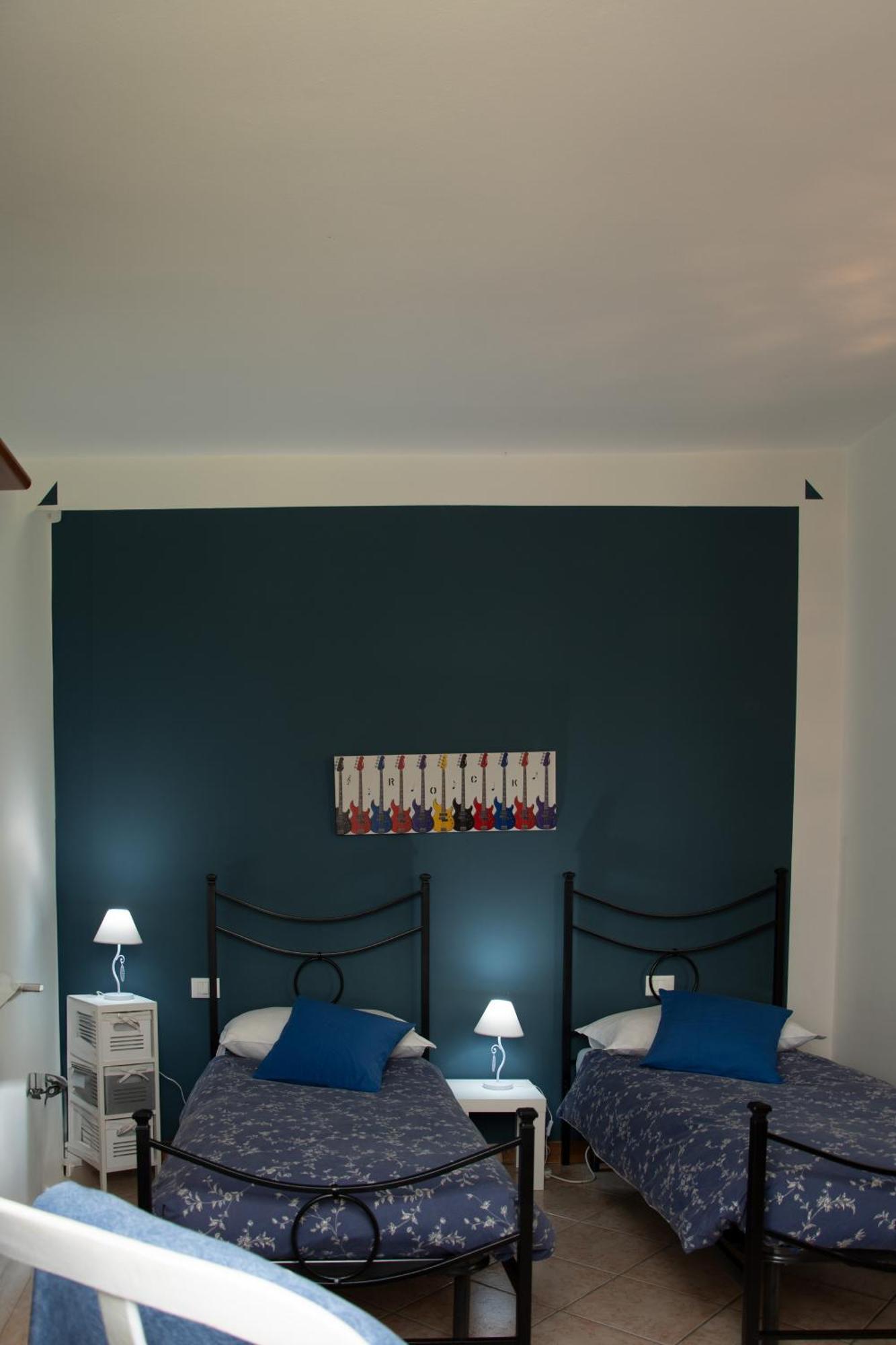 Tinas Yellow Home Leggiuno Buitenkant foto